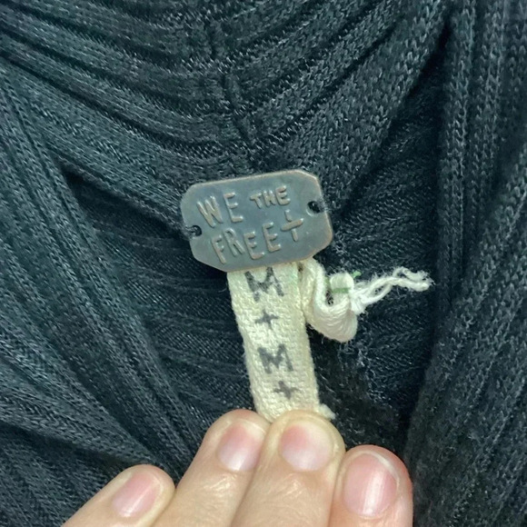 Free People/We The Free Lover Ribbed Black 3/4 Sleeved Tunic Sweater Size Medium - Picture 2 of 5